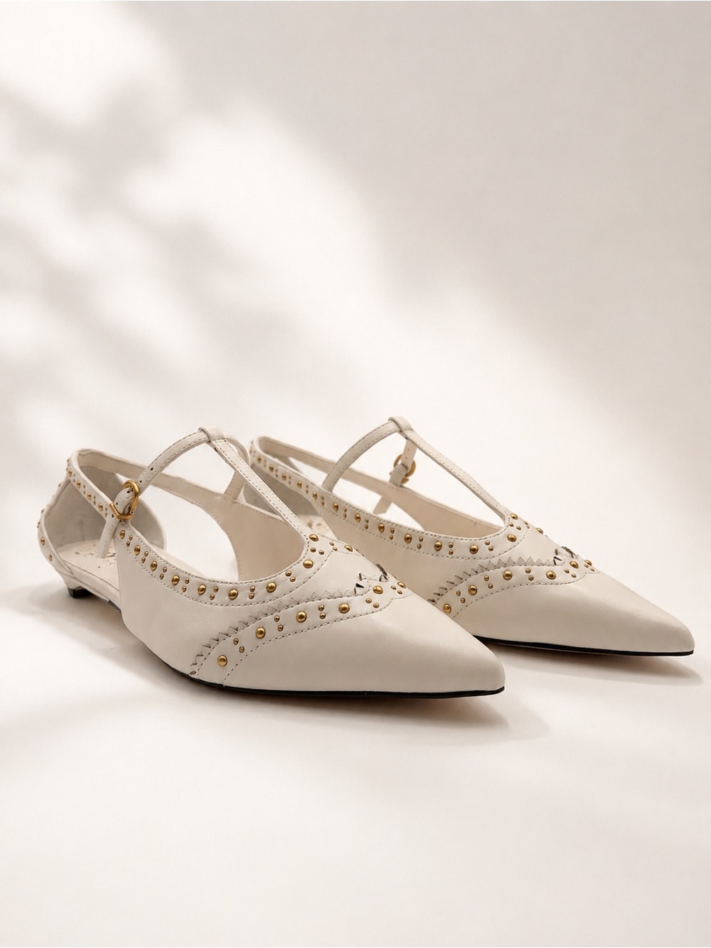 Vince Camuto • Valkie T-Strap Pointed Pointed Toe Leather Flats - Size 9-1/2